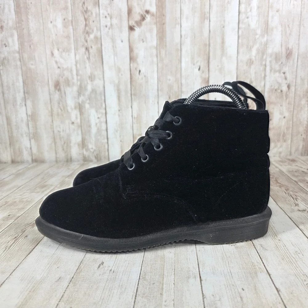 Dr. Martens Lana Velvet Ankle Boots Women's‎ US 7 EU 38 Black Lace Up